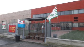 Lavoratori dell'”Astra Refrigeranti” in sciopero: calo di fatturato e trasferimento della produzione da Spinetta (Al) a Galliate