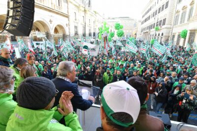 La Cisl in piazza a Roma per cambiare la manovra del governo